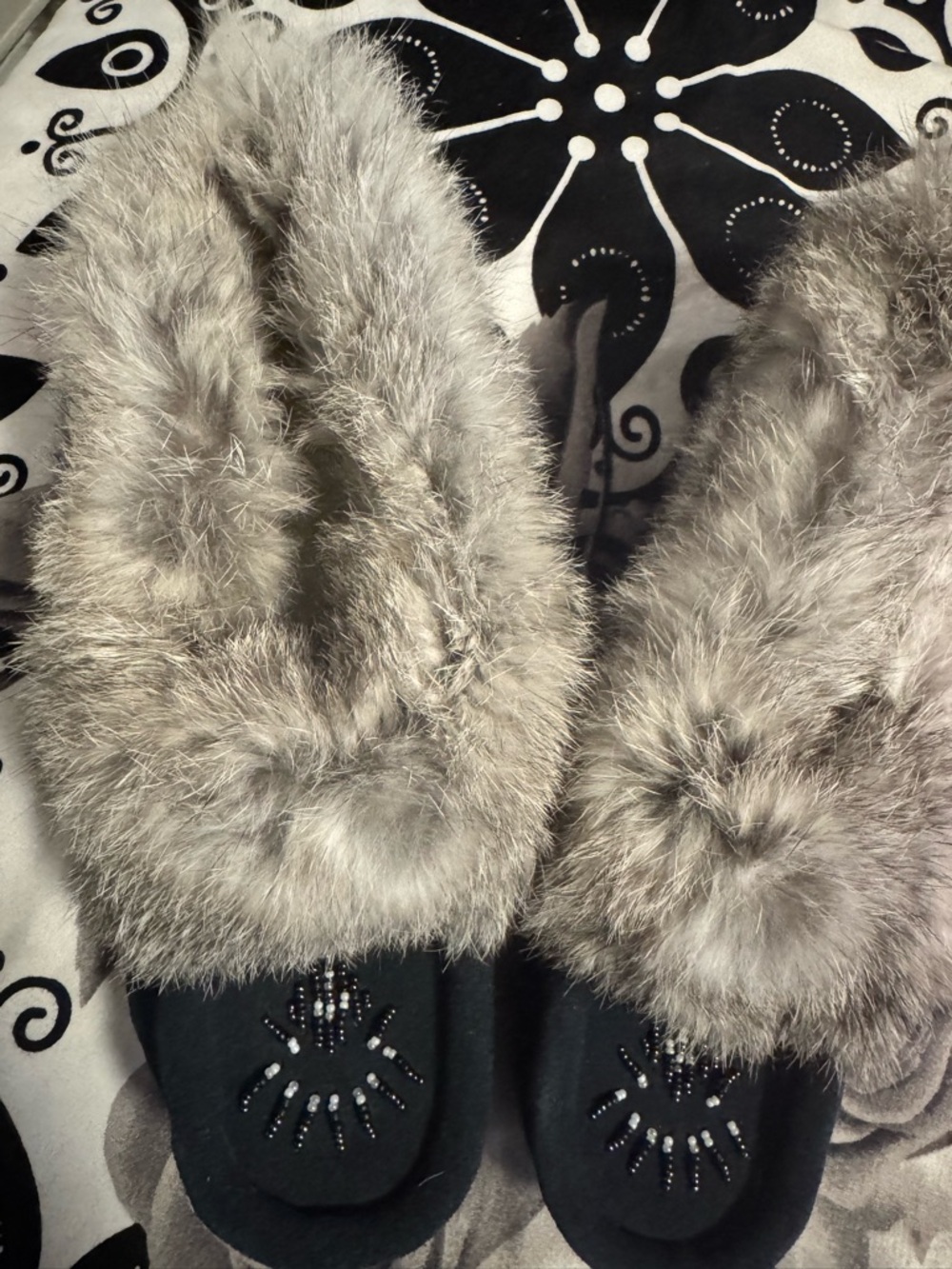 Cozy Faux Fur Lined Slippers - Gray